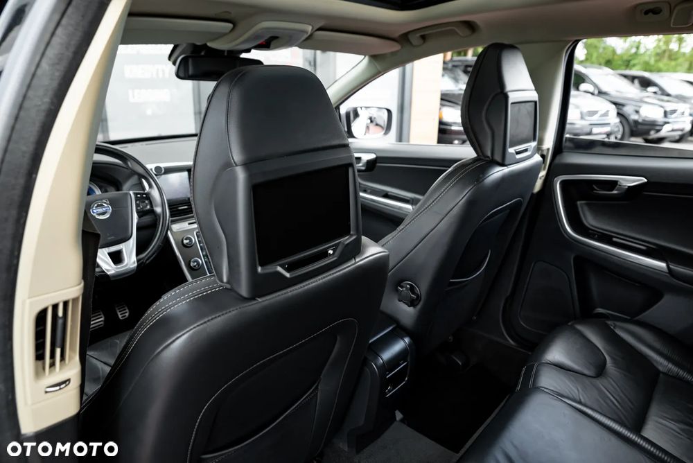 Volvo XC 60 D5 AWD RDesign - 23