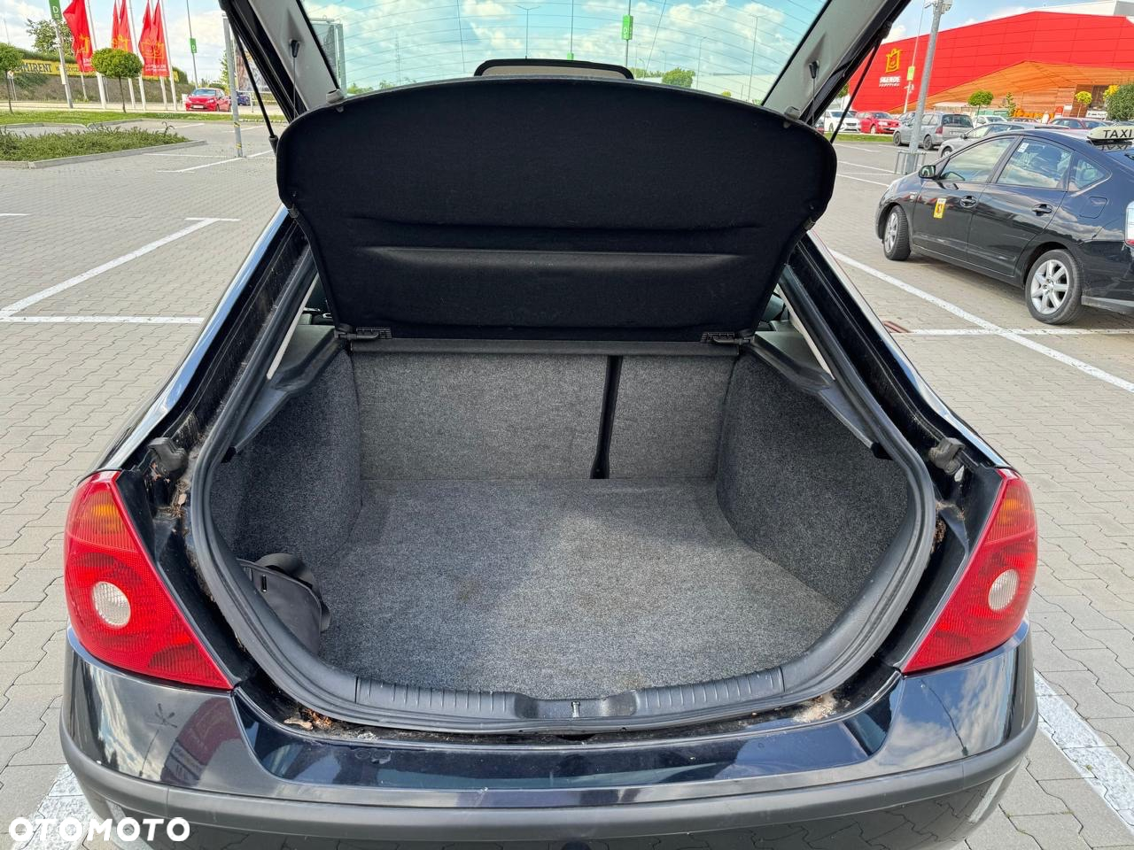 Ford Mondeo 1.8 Ambiente - 10