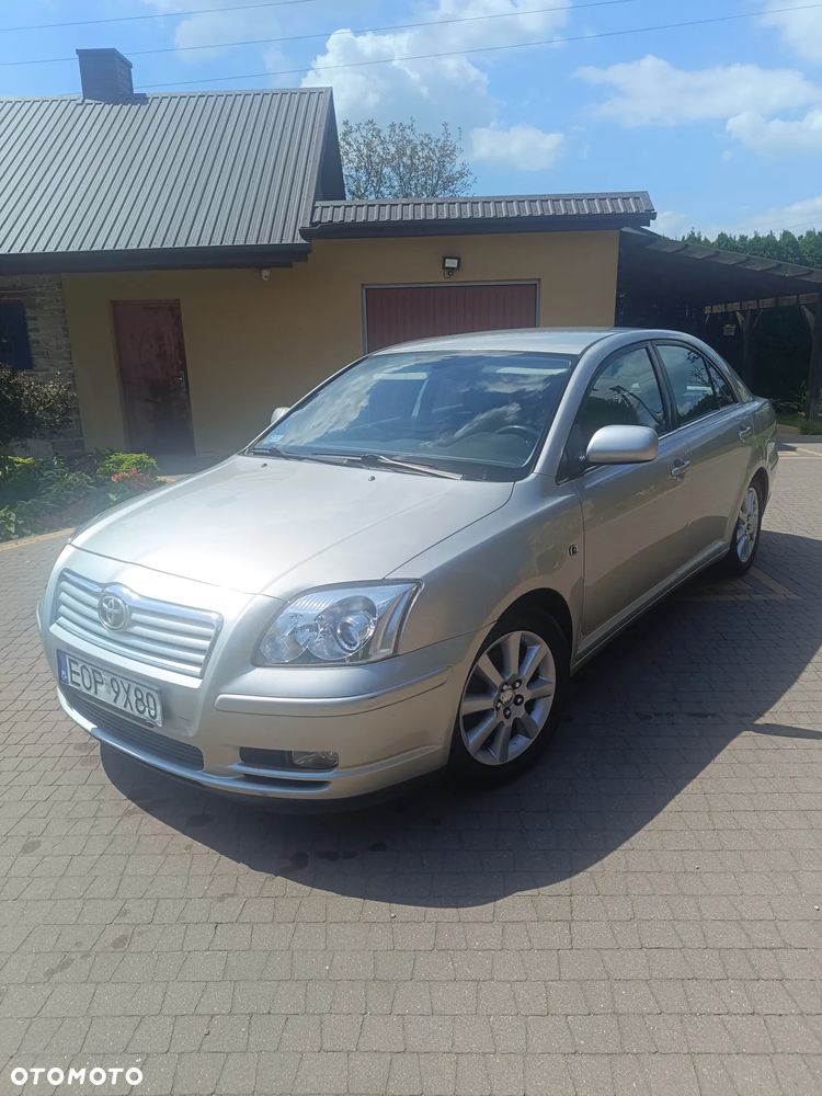 Toyota Avensis 1.8 VVT-i Sol - 1