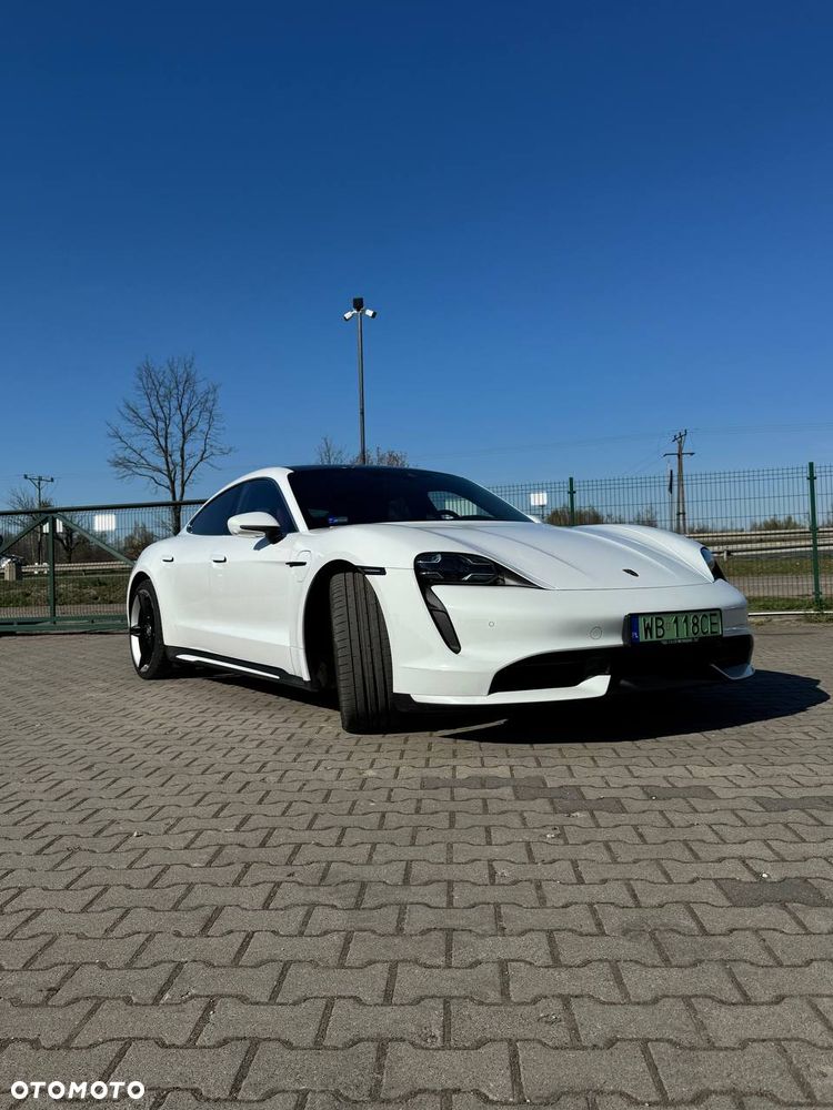 Porsche Taycan GTS - 10