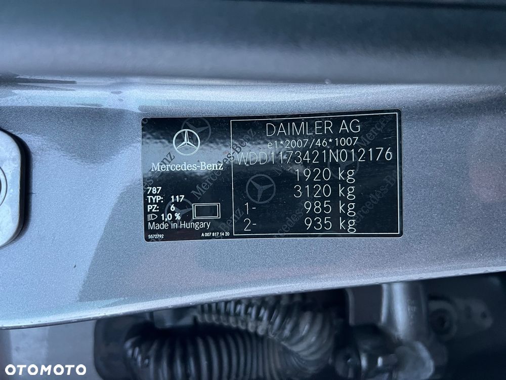Mercedes-Benz CLA 180 BlueEffICIENCY Edition - 32