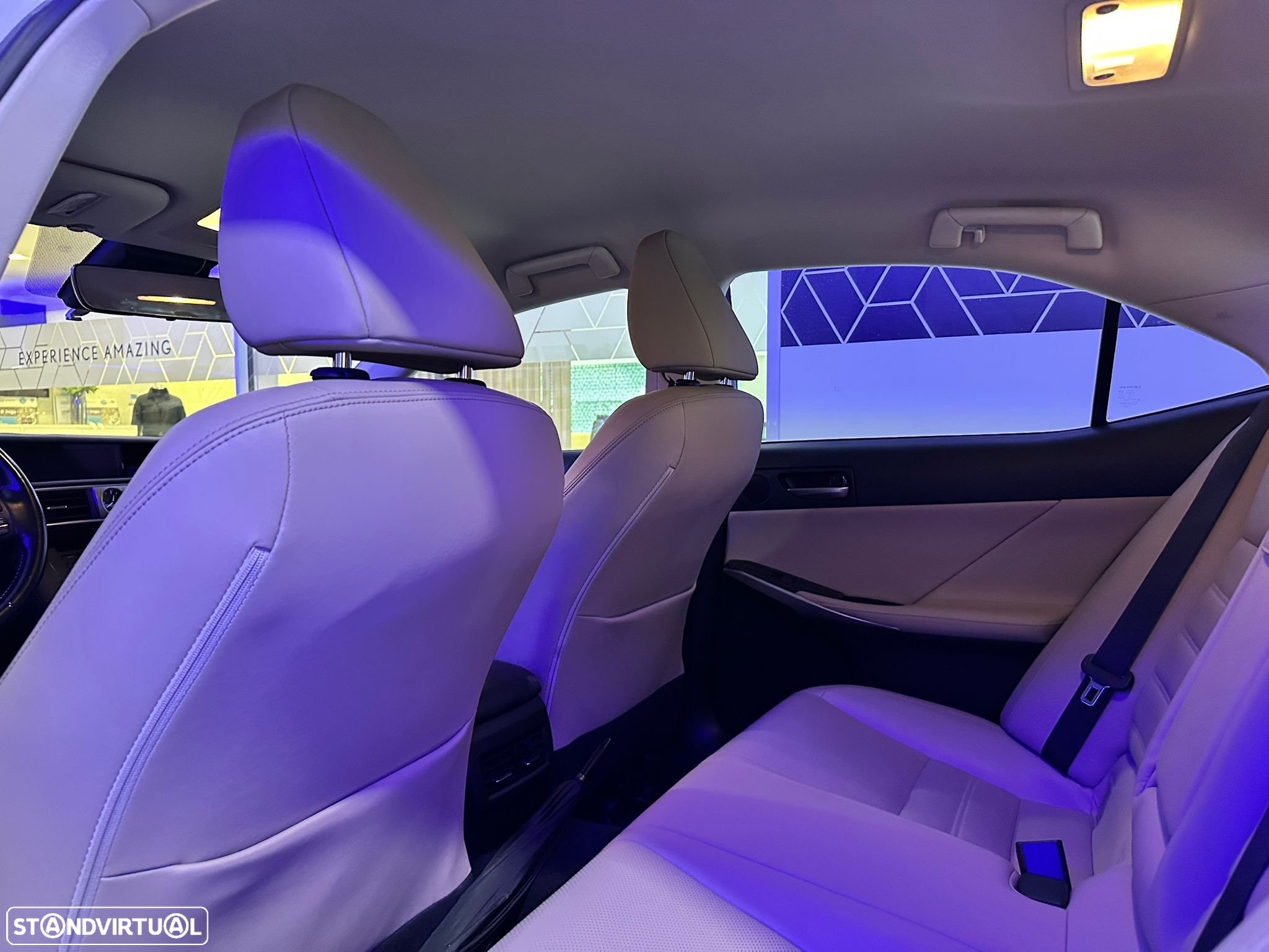 Lexus IS 300H Luxury - 3