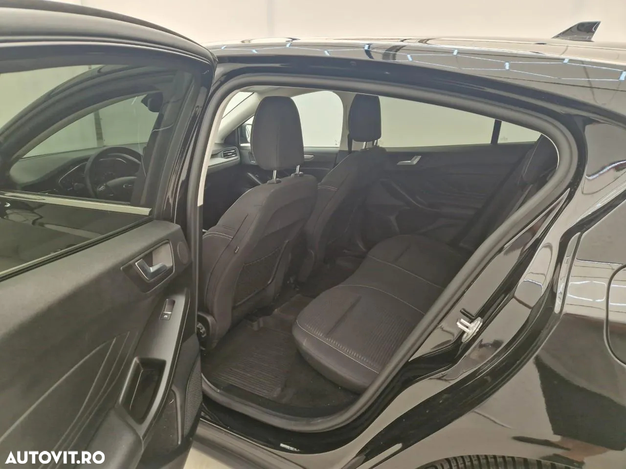 Ford Focus 1.0 EcoBoost Titanium - 12