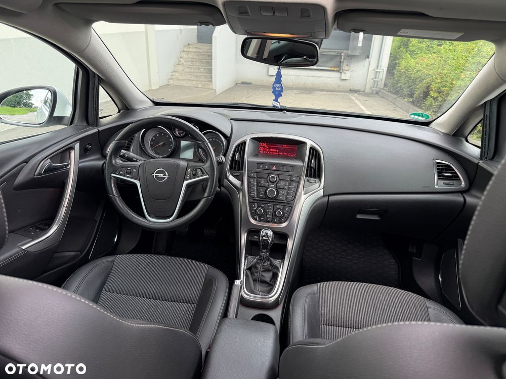 Opel Astra 1.4 T Cosmo - 11