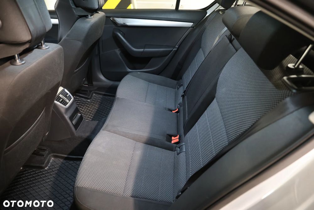 Skoda Octavia 1.6 TDI Ambition - 9
