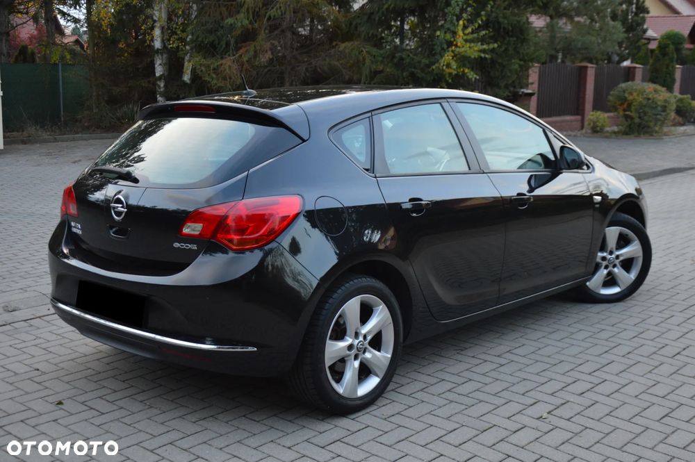 Opel Astra 2014 photo 4