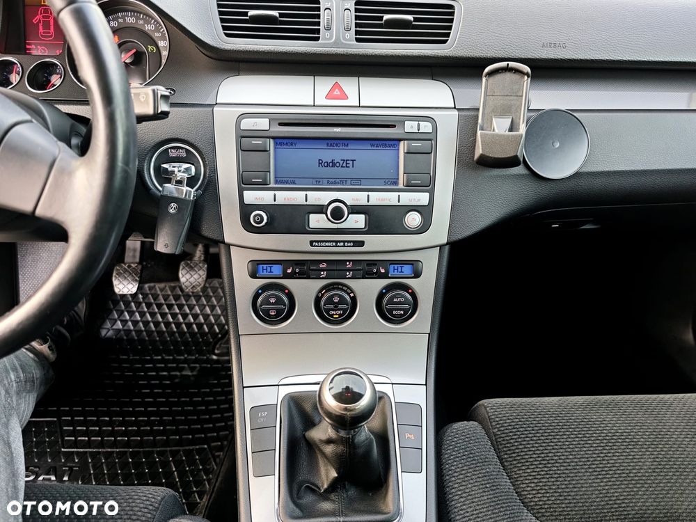 Volkswagen Passat 1.6 FSI Comfortline - 9