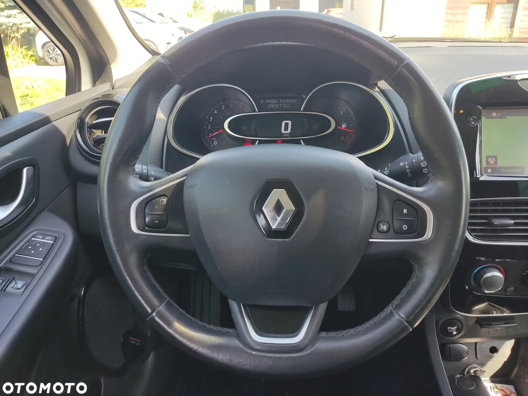 Renault Clio 1.2 16V Limited EU6 - 15
