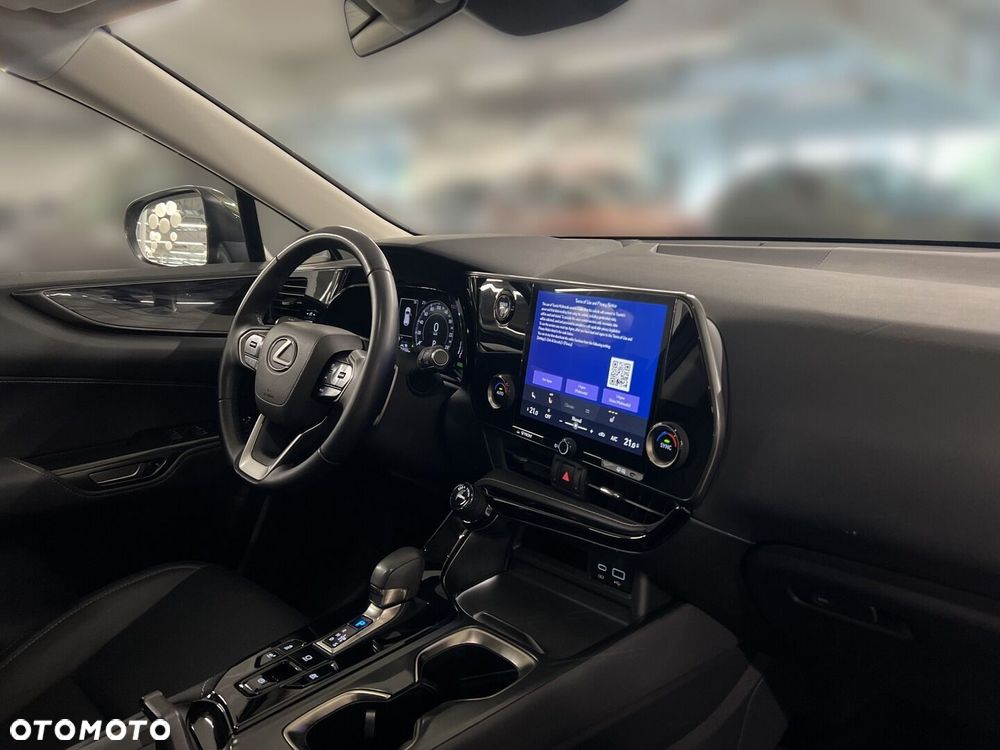Lexus NX 350h Business AWD - 17