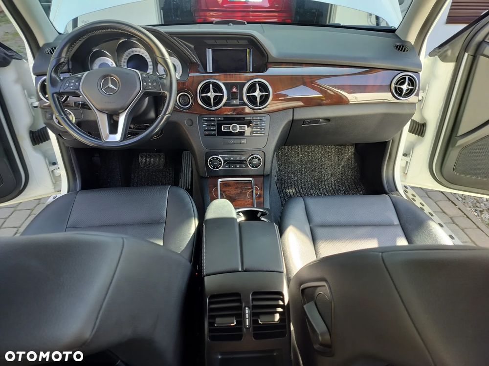 Mercedes-Benz GLK 350 4-Matic - 9