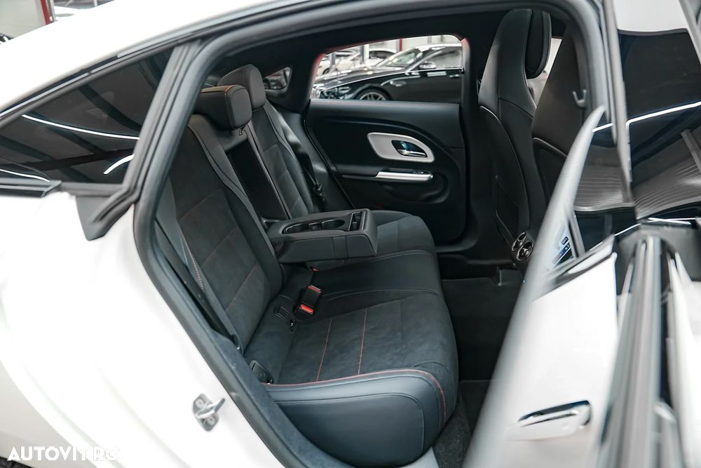 Mercedes-Benz CLA 200 7G-DCT AMG Line Advanced Plus - 12
