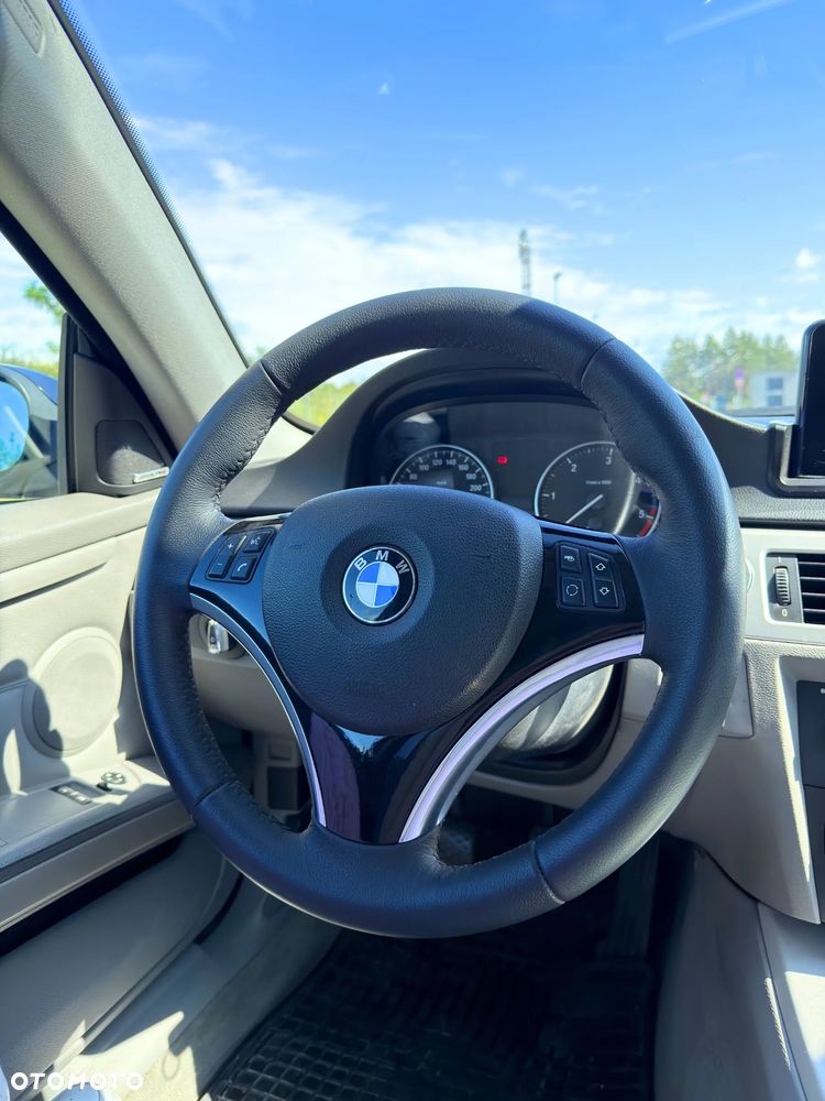 BMW Seria 3 320d - 32