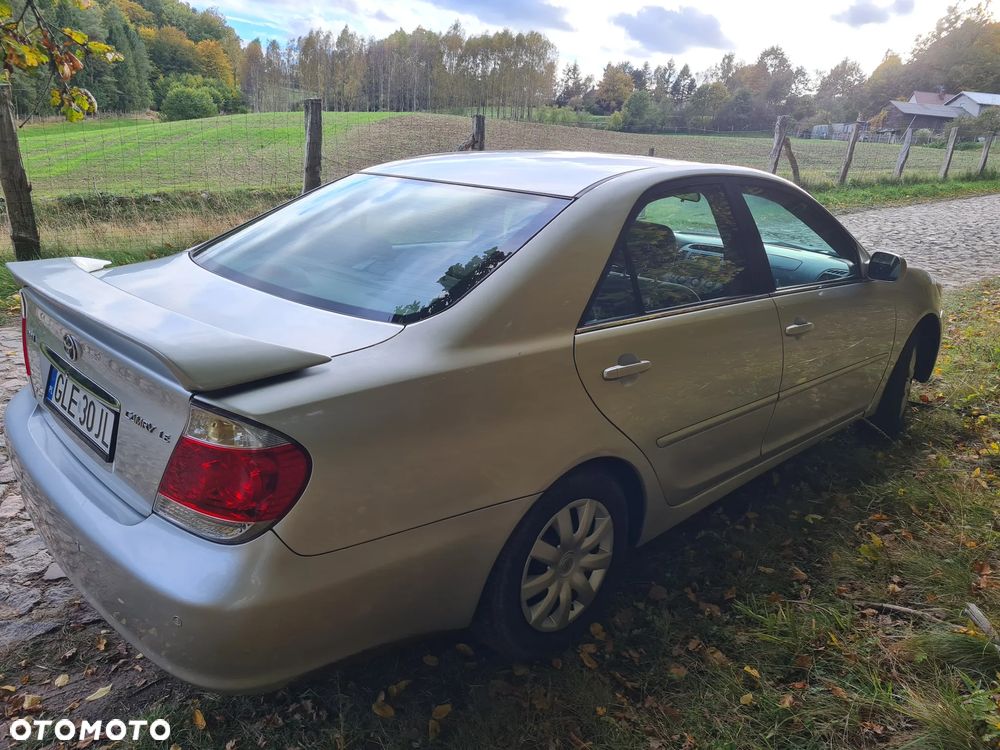 Toyota Camry 2.4 XLE - 9