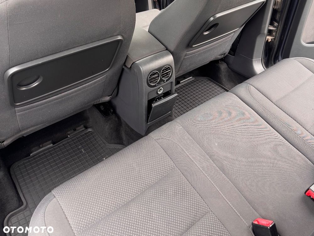 Volkswagen Golf Plus - 10