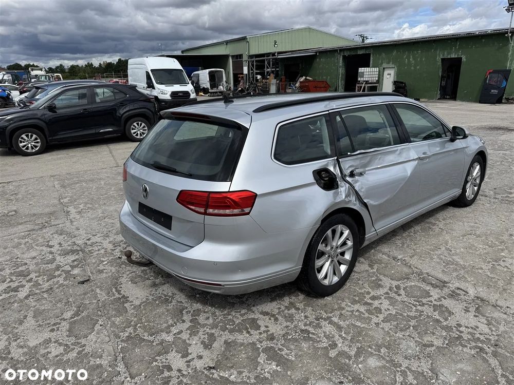 Volkswagen Passat - 8
