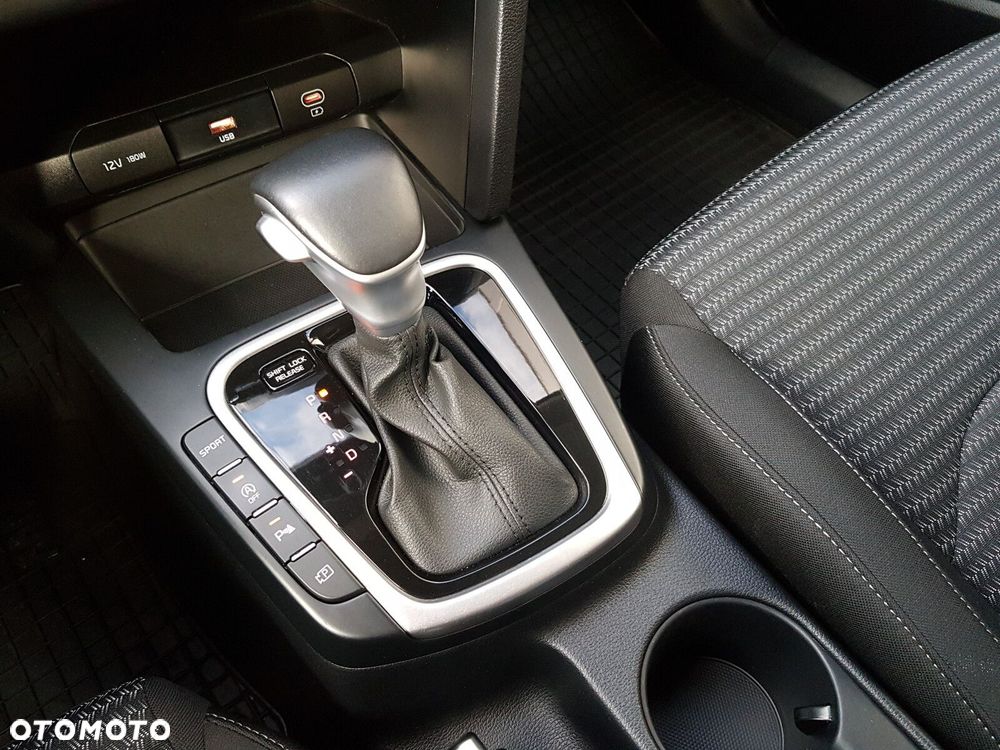 Kia XCeed 1.5 T-GDI M DCT - 24