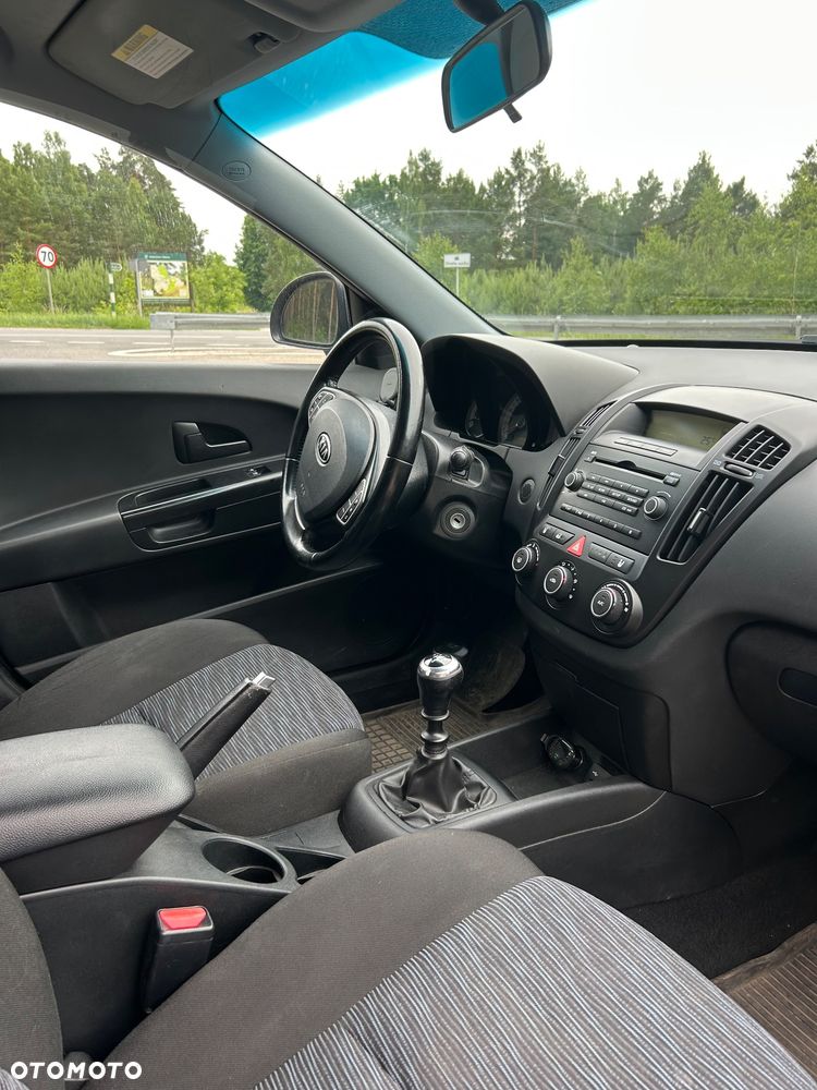 Kia Ceed 1.6 Crdi Comfort + - 6