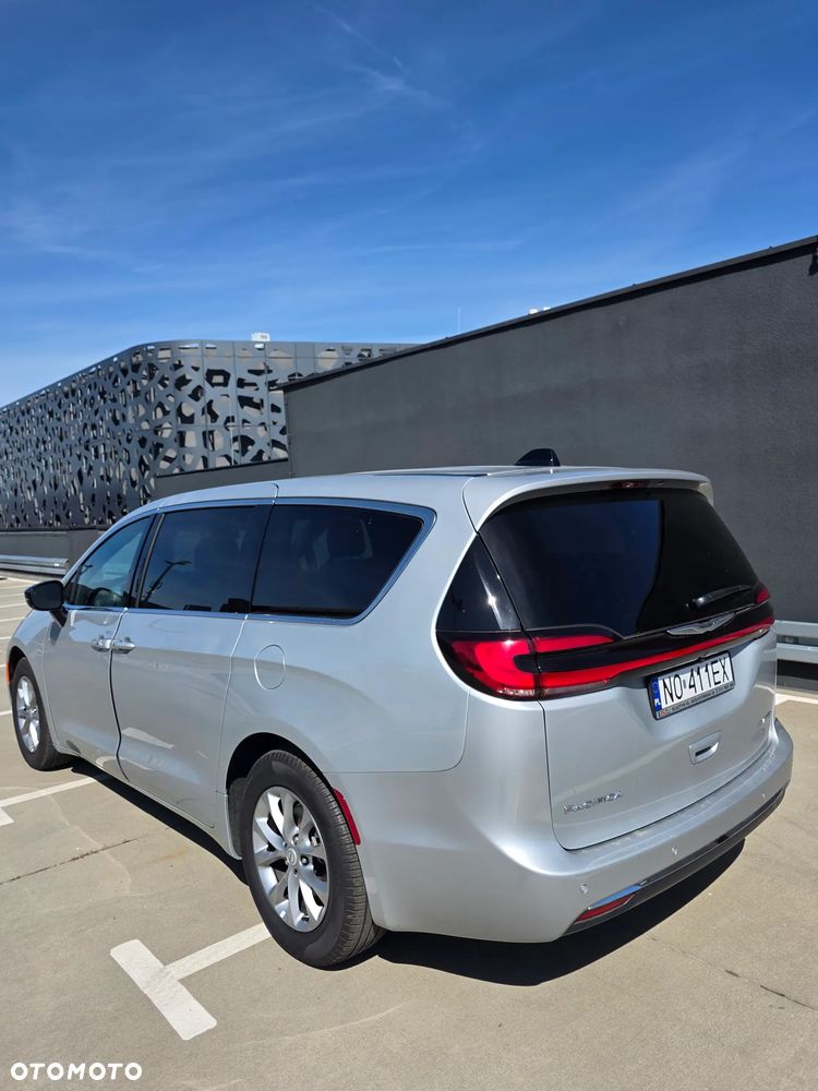 Chrysler Pacifica - 6