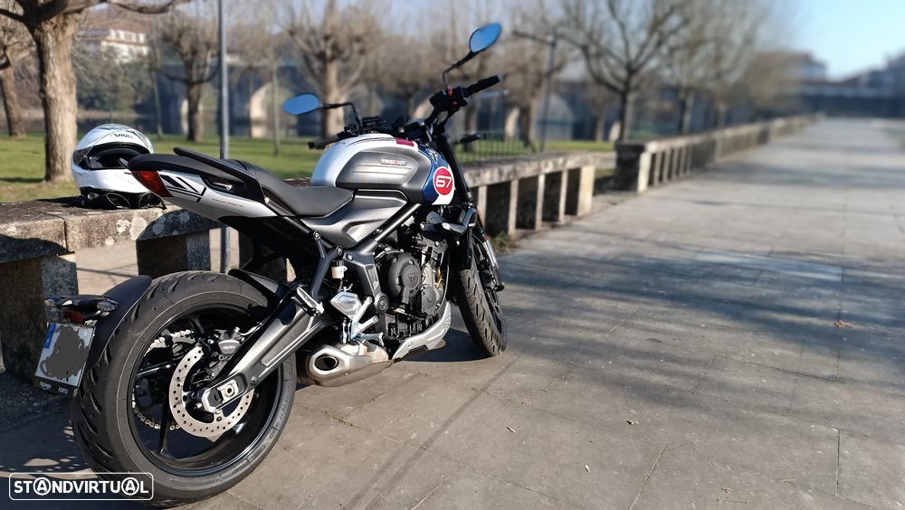 Triumph Trident Triple Tribute - 4
