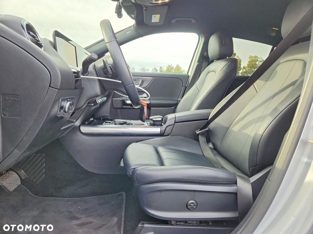 Mercedes-Benz GLA - 7