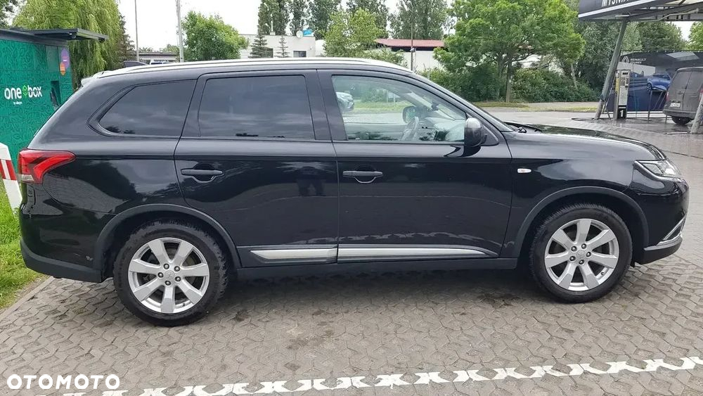 Mitsubishi Outlander 2.0 Invite + 2WD - 8