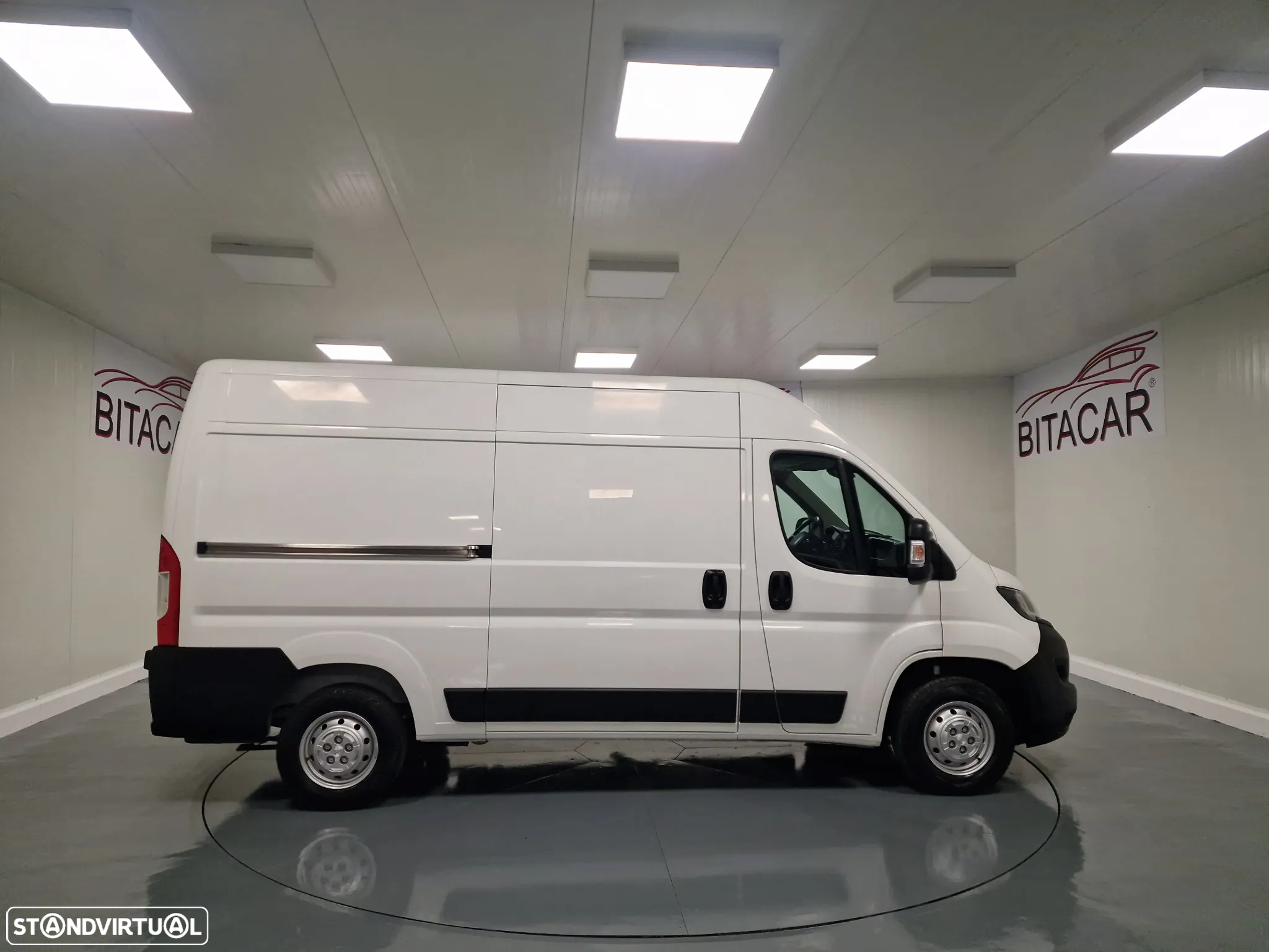 Peugeot BOXER 2.2 BLUEHDi 335 L2H2 Pro GPS CAM. TRASEIRA IVA DEDUTIVEL - 28