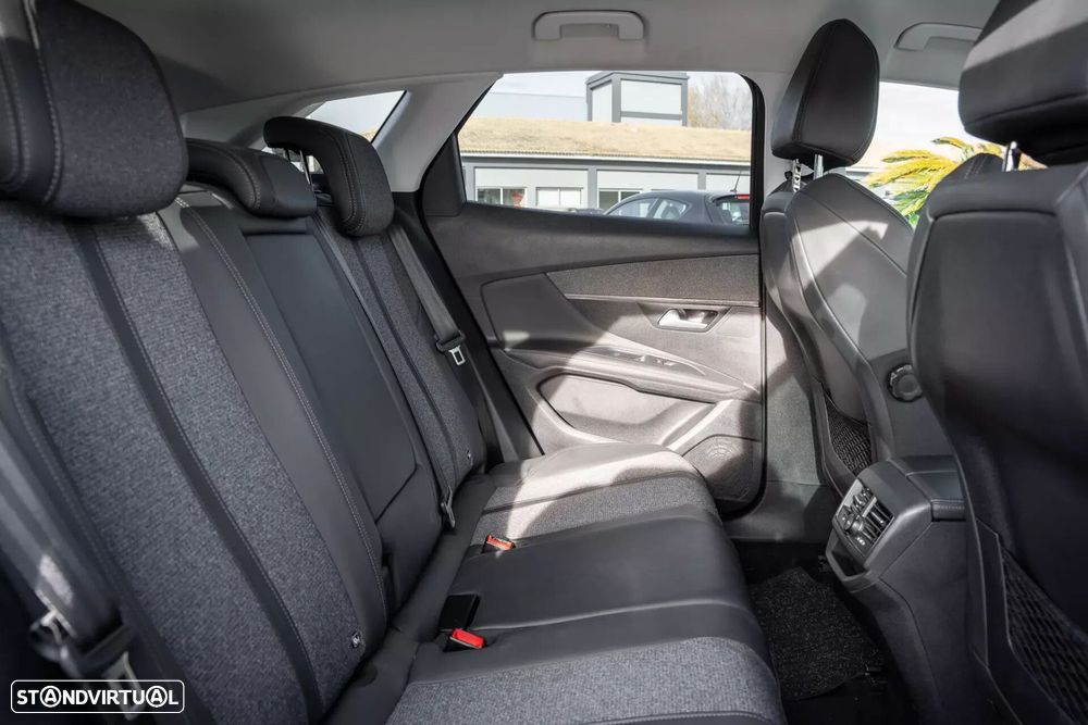 Peugeot 3008 1.5 BlueHDi Allure Pack EAT8 - 24