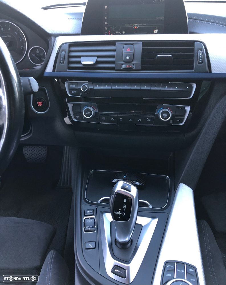 BMW 330 e iPerformance Pack M - 34