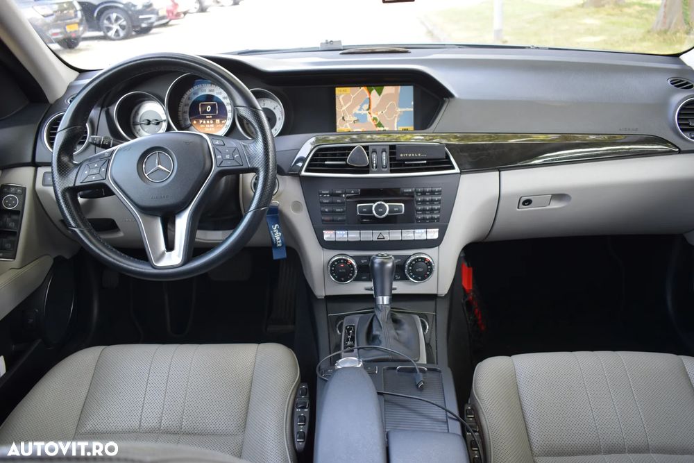 Mercedes-Benz C 350 CDI DPF 4Matic 7G-TRONIC BlueEFFICIENCY Avantgarde - 11