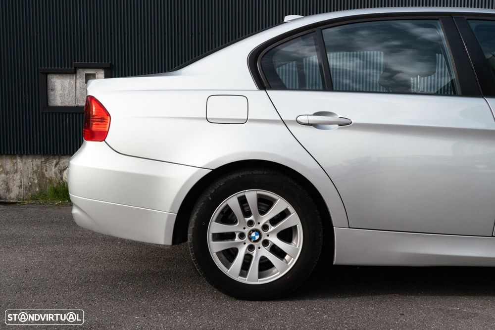 BMW 320 d EfficientDynamics - 18