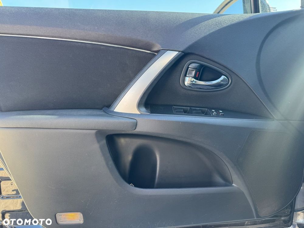 Toyota Avensis 1.8 Premium MS - 16