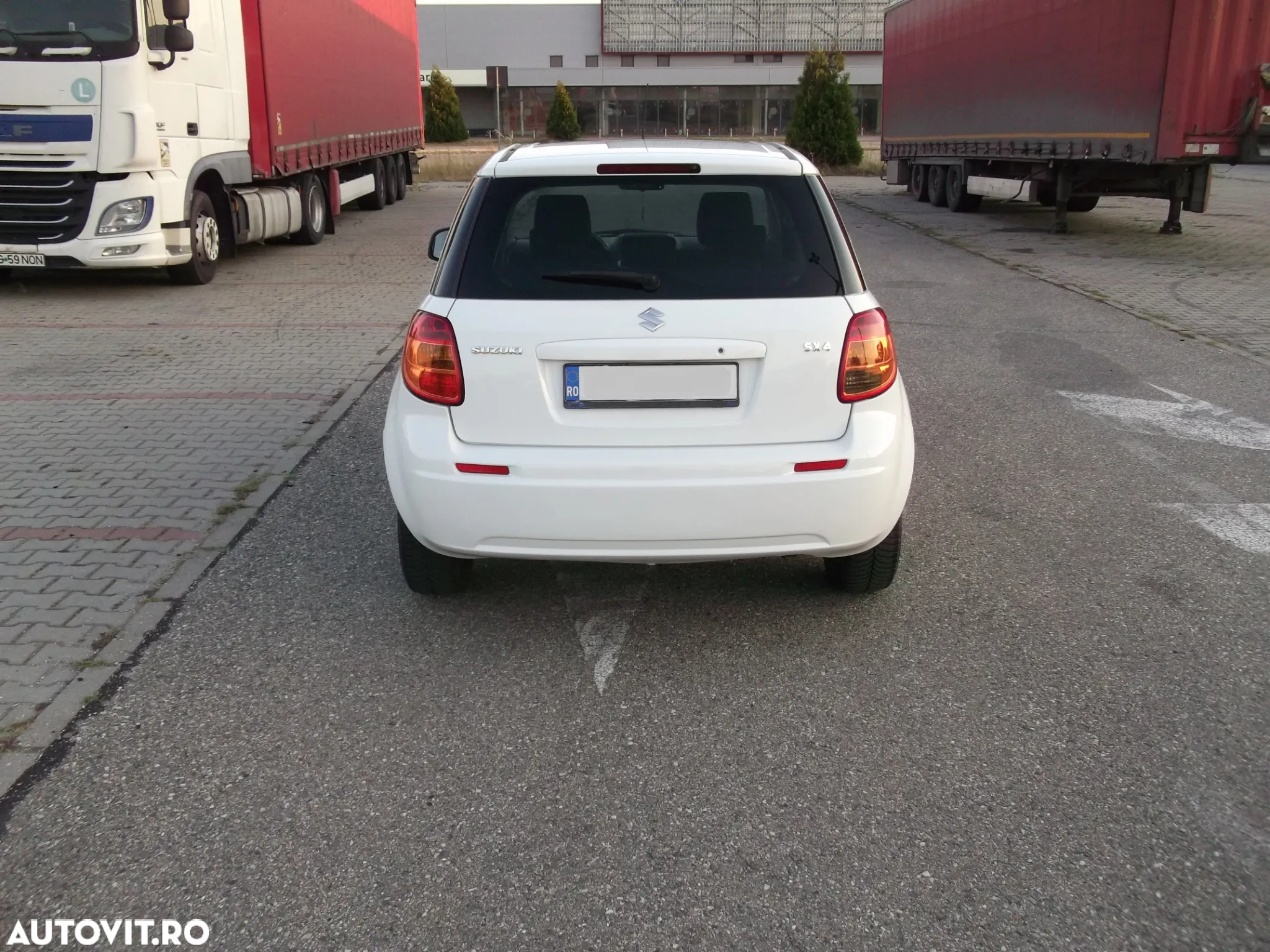 Suzuki SX4 1.6L 2WD GS - 11