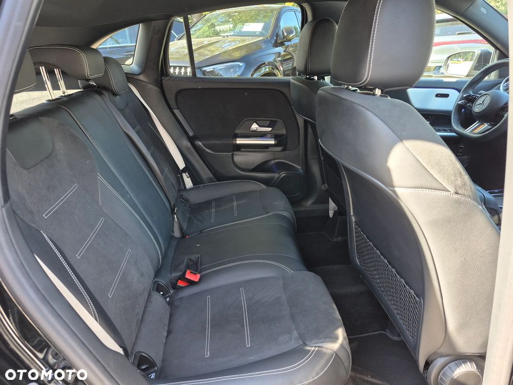 Mercedes-Benz GLA 200 AMG Line - 28
