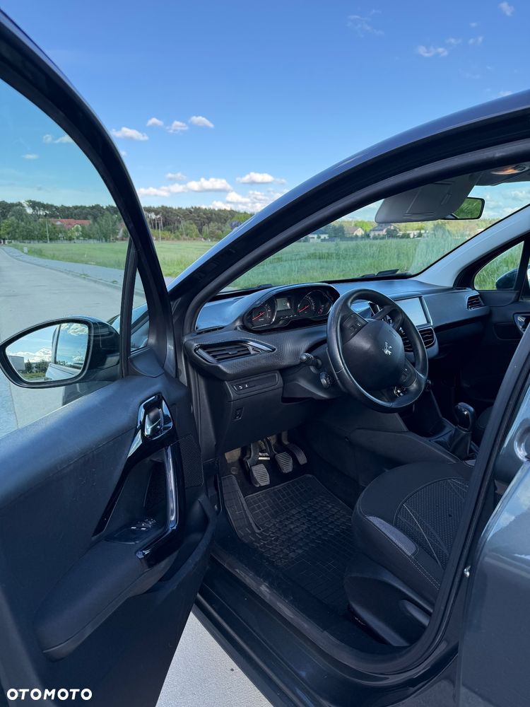 Peugeot 208 - 6