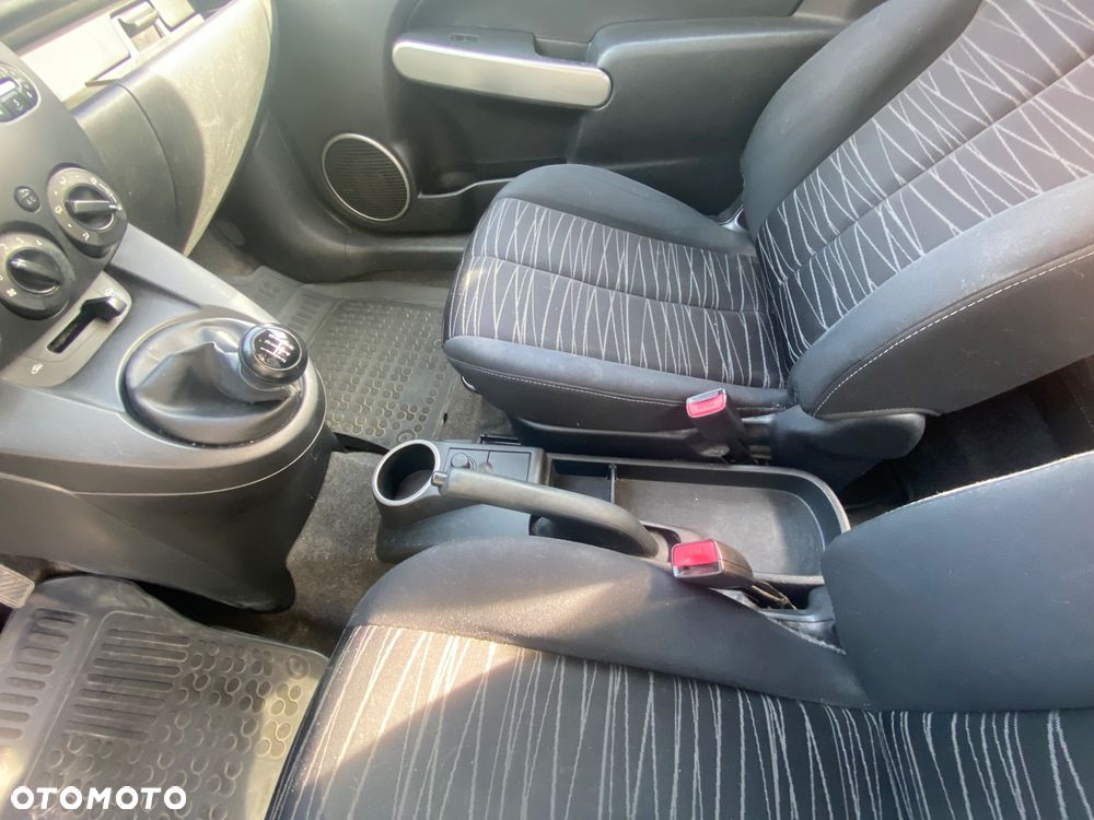 Mazda 2 - 16