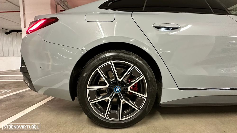 BMW i4 eDrive40 Pack Desportivo M - 13