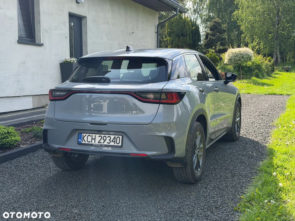 Lexus LBX 1.5 Hybrid - 7