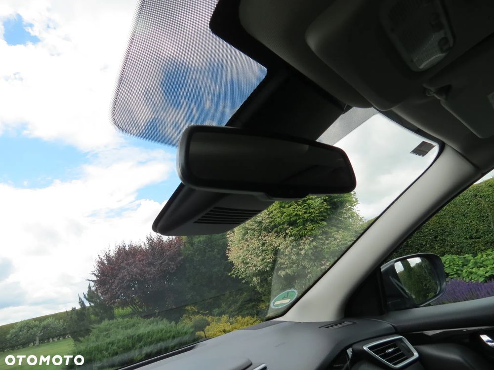Nissan Qashqai 1.3 DIG-T DCT ZAMA - 32
