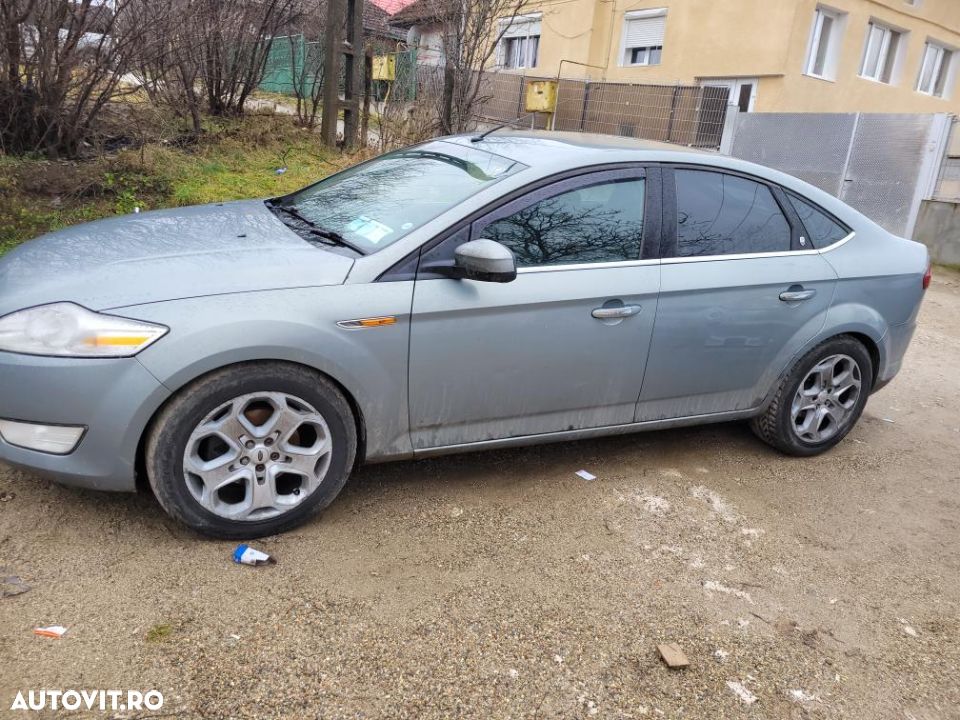 dezmembrez ford mondeo ghia - 2