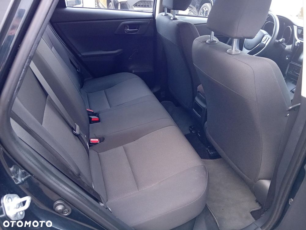 Toyota Auris - 11