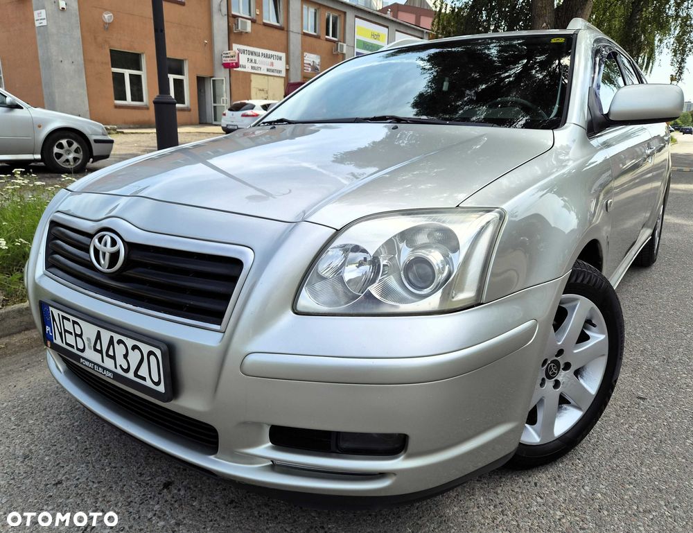 Toyota Avensis - 1