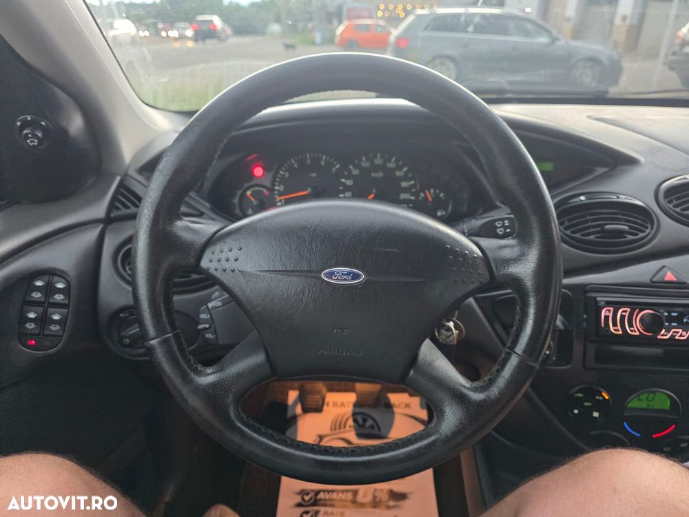 Ford Focus Wagon 1.6i 16V Ghia - 13