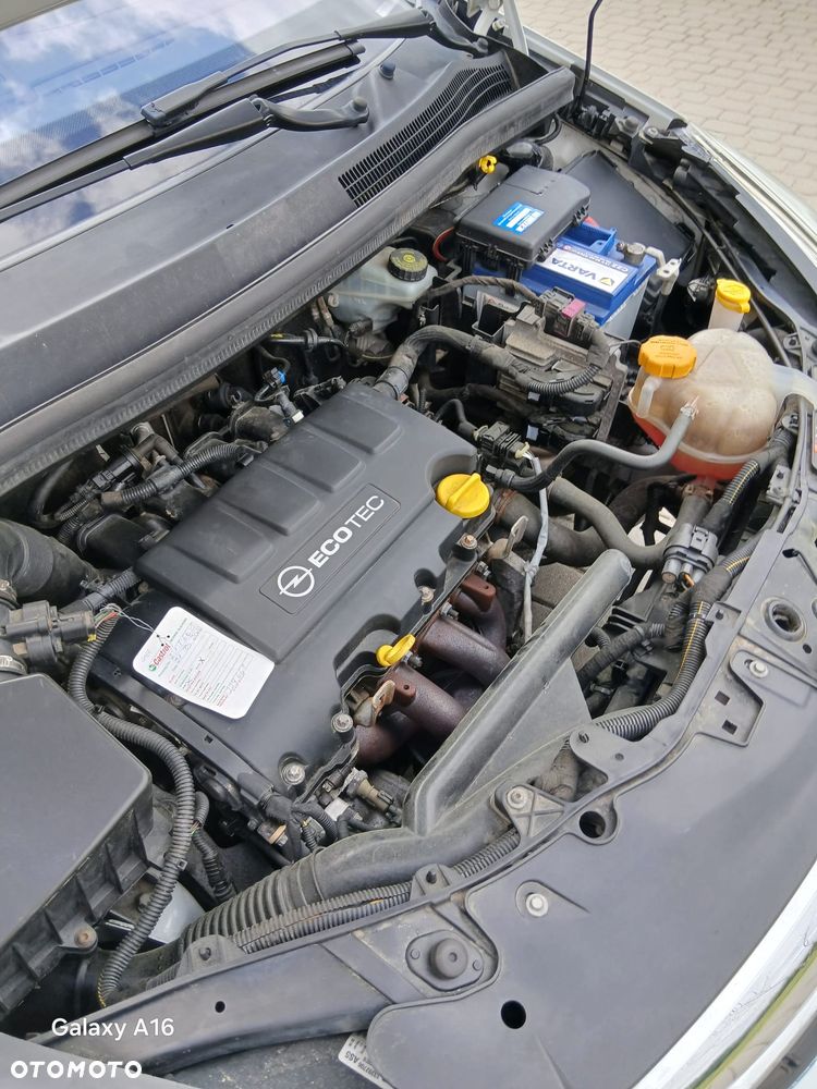 Opel Corsa 1.4 16V Satellite - 21