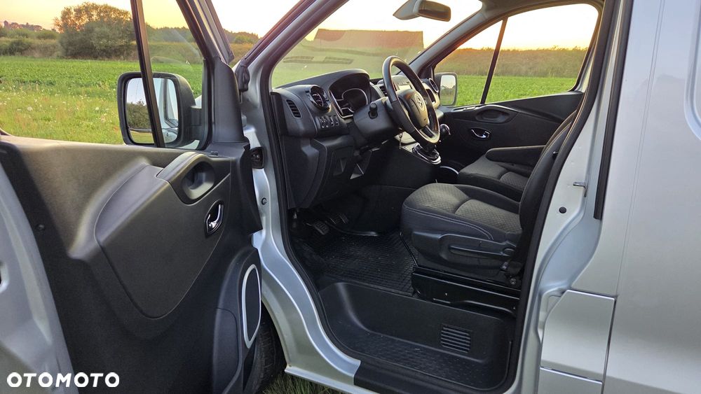 Opel Vivaro - 10