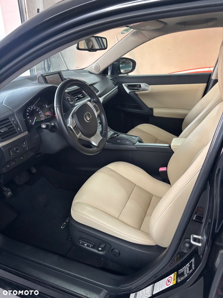 Lexus CT 200h Prestige - 22
