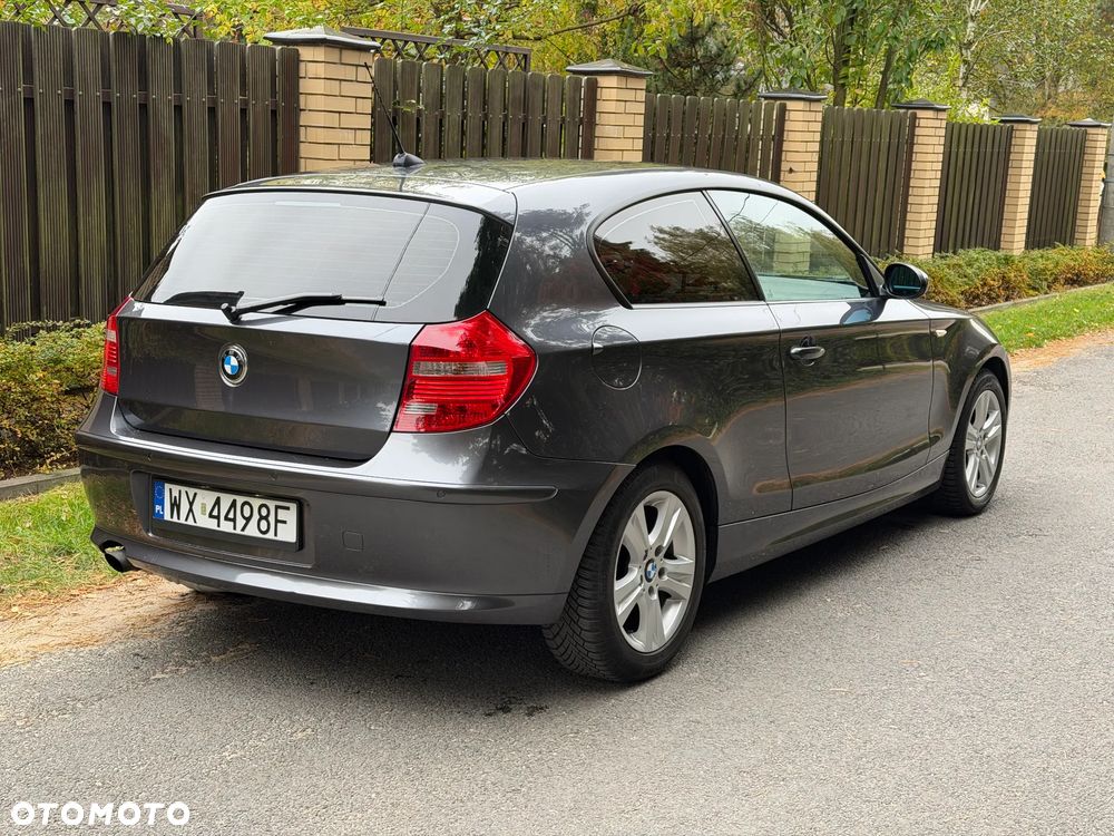 BMW Seria 1 116I 2008 photo 4