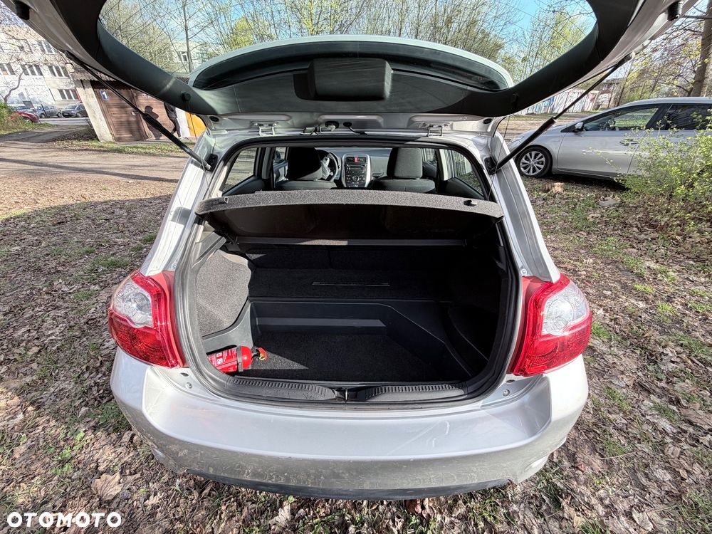 Toyota Auris 1.8 HSD Luna - 10