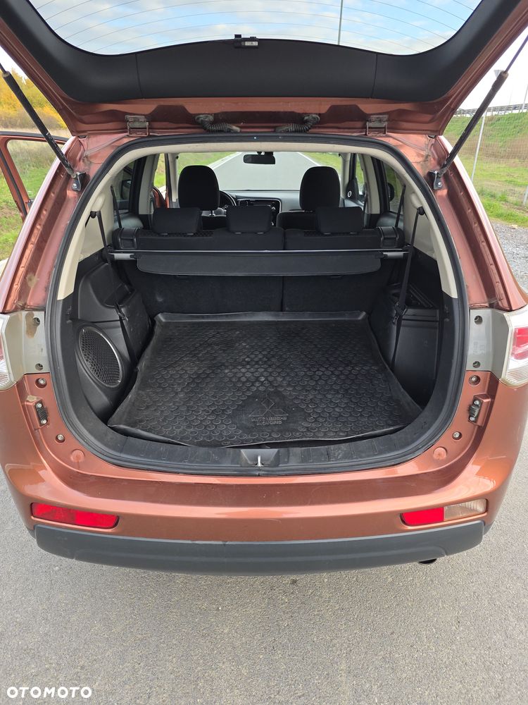 Mitsubishi Outlander 2.0 Intense + CVT - 10