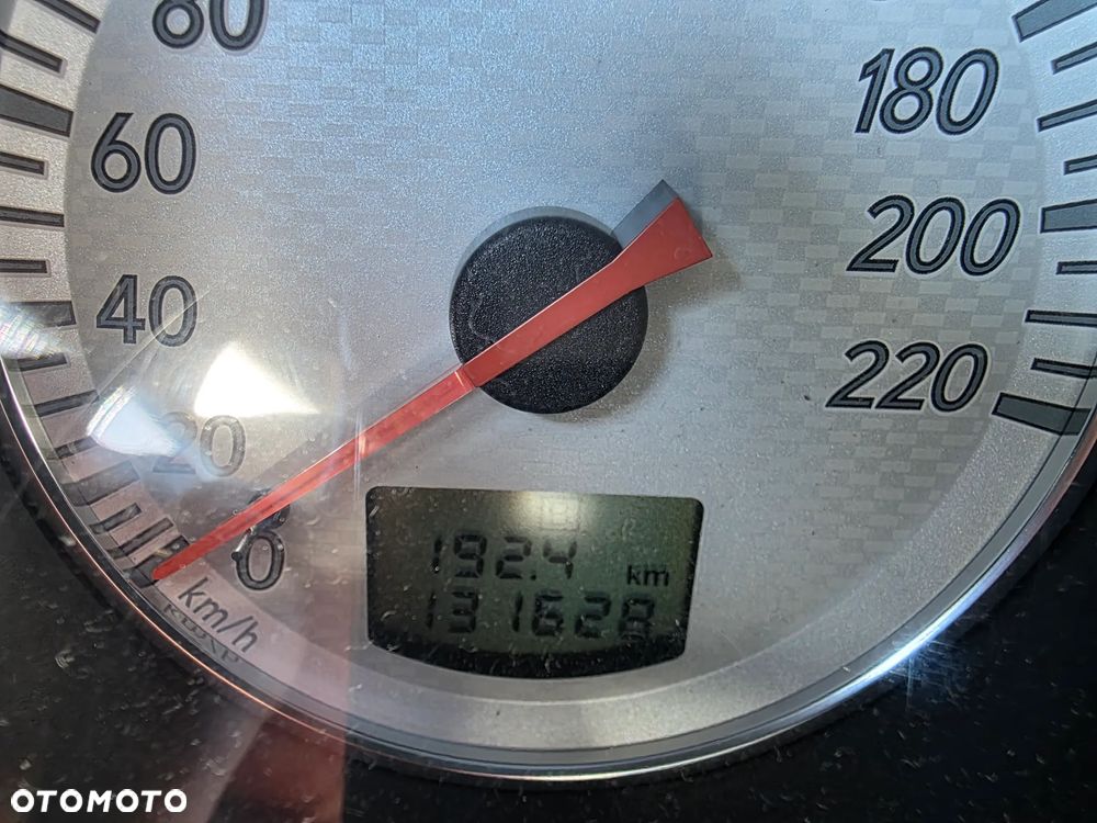 Mitsubishi Outlander 2.0 Intense DAKAR - 12