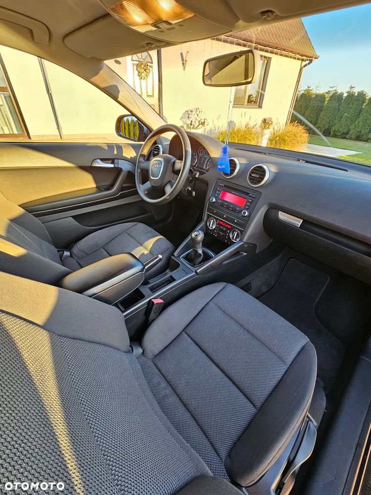 Audi A3 3-drzwiowe 1.6 Attraction - 25